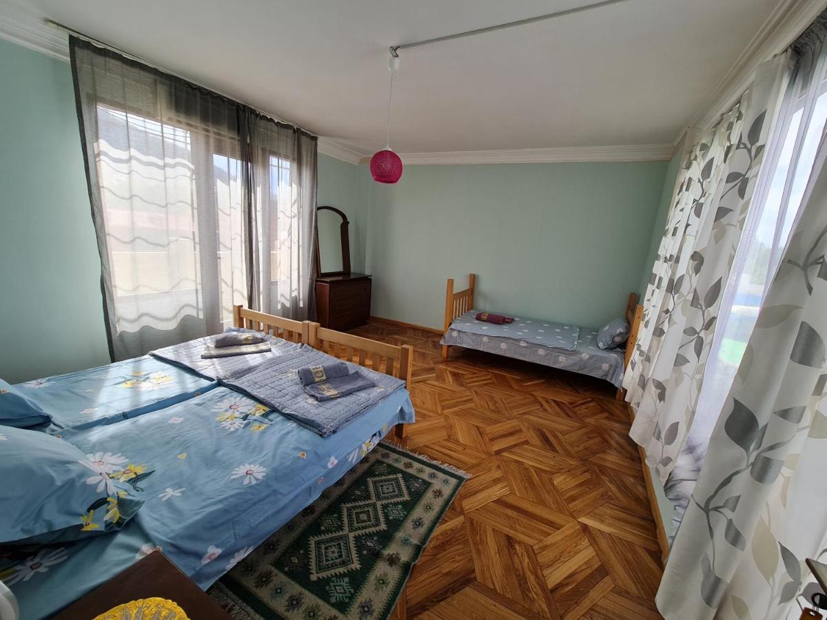 Guest House Sky Plus Tbilisi Exterior photo
