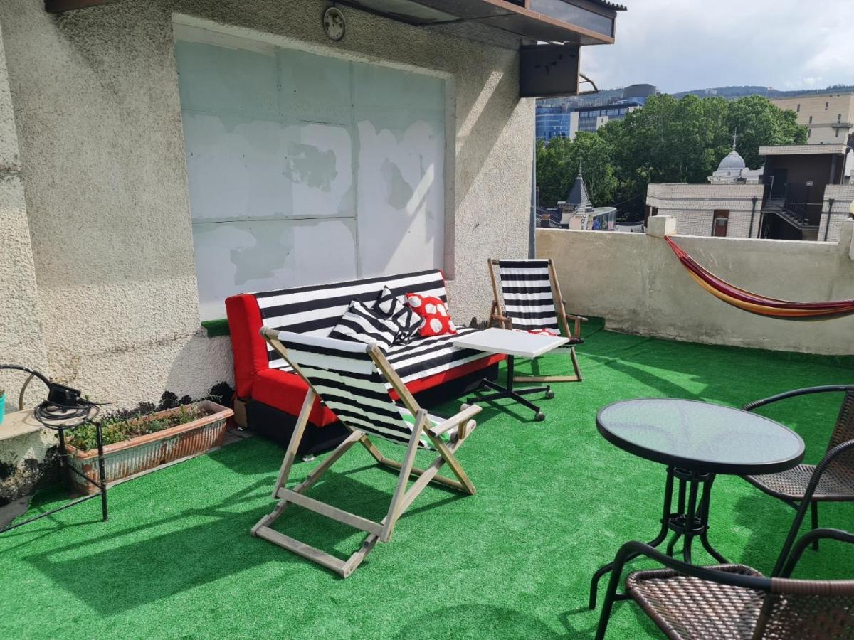 Guest House Sky Plus Tbilisi Exterior photo